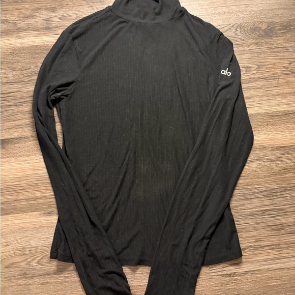 ALO Yoga Black Long Sleeve Top - Picture 2 of 4